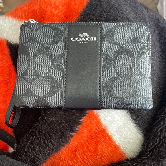 Coach Handbags - NWT Coach wristlet